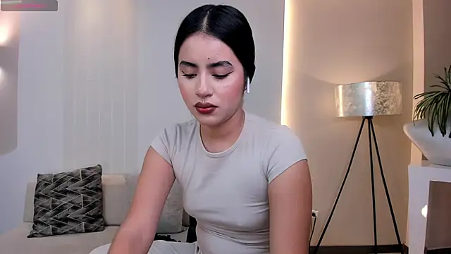 IsabellaHill  online show from 22, 12, 2024