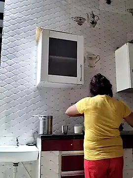 illay love online show from 2, 10, 2025