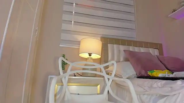 zoe sky  online show from 22, 2, 2025