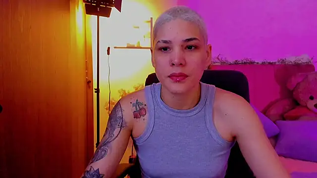 Charlee pink online show from 29, 3, 2026