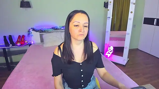 Snapshot of AngellLika chatting on 5, 12, 2024 AngellLika online show from 5, 12, 2024