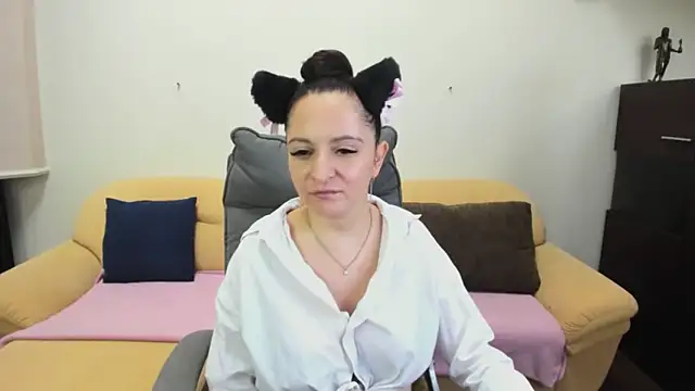 AngellLika online show from 7, 11, 2025