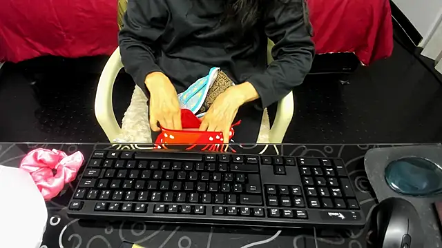 Snapshot of Abrillee1 chatting on 3, 2, 2025 Abrillee1 online show from 3, 2, 2025