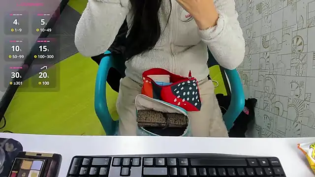 Snapshot of Abrillee1 chatting on 8, 3, 2025 Abrillee1 online show from 8, 3, 2025