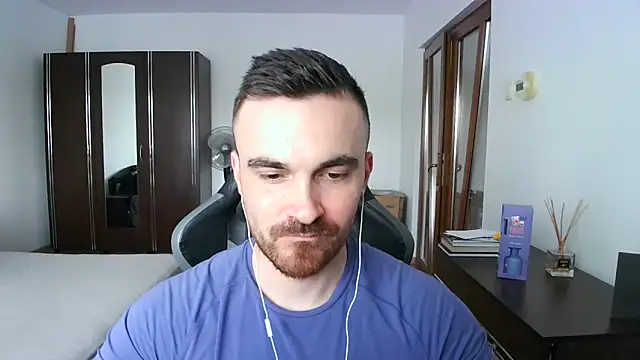 Snapshot of mu5clemania2 chatting on 19, 4, 2026 mu5clemania2 online show from 19, 4, 2026
