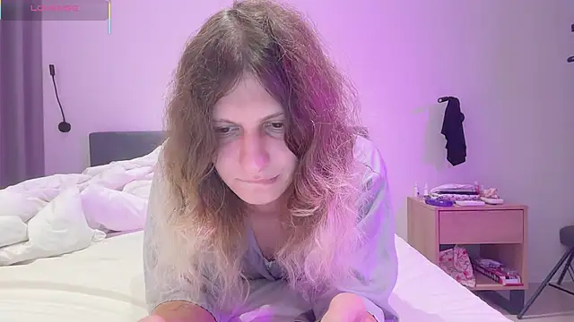 Alice Pinkhead online show from 1, 12, 2025