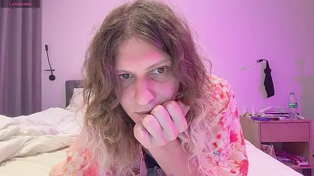 Alice Pinkhead online show from 5, 12, 2025