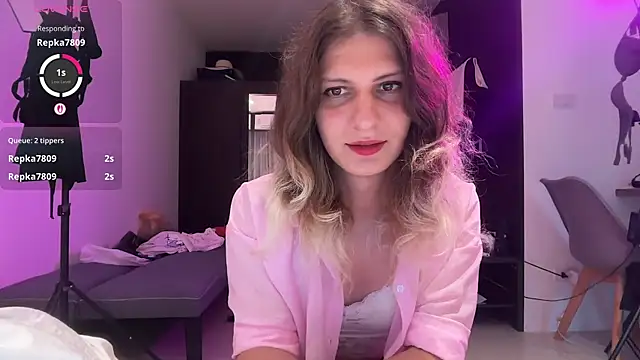 Alice Pinkhead online show from 16, 12, 2025