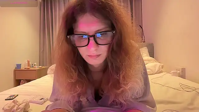 Snapshot of Alice_Pinkhead chatting on 26, 5, 2026 Alice Pinkhead online show from 26, 5, 2026