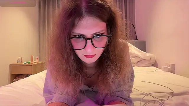 Snapshot of Alice_Pinkhead chatting on 12, 6, 2026 Alice Pinkhead online show from 12, 6, 2026