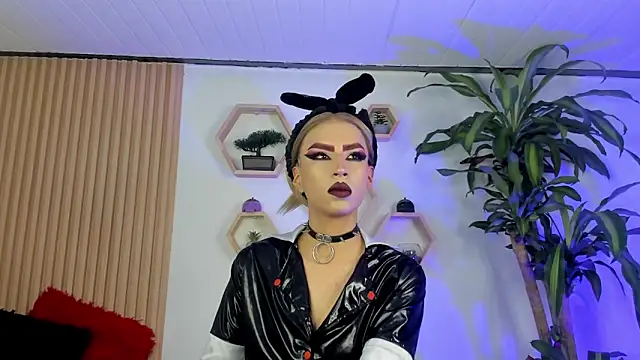 BrianaSchafer online show from 24, 11, 2025