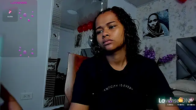 moon HoneyX online show from 17, 2, 2025