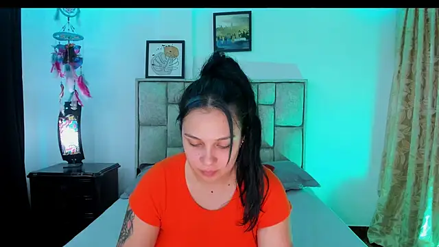 Snapshot of brianaGuzman chatting on 19, 5, 2026 brianaGuzman online show from 19, 5, 2026