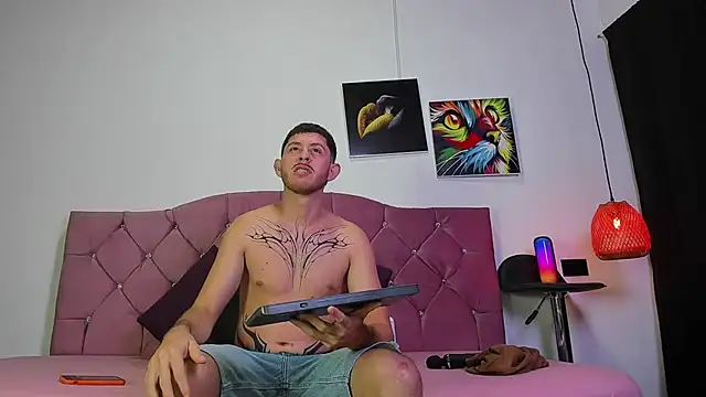 Snapshot of louis_bcasta1 chatting on 3, 3, 2025 louis bcasta1 online show from 3, 3, 2025