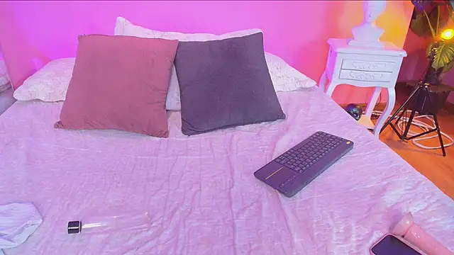 Snapshot of Bianca_ks chatting on 28, 12, 2024 Bianca ks online show from 28, 12, 2024