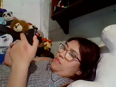 dafne19  online show from 4, 2, 2025