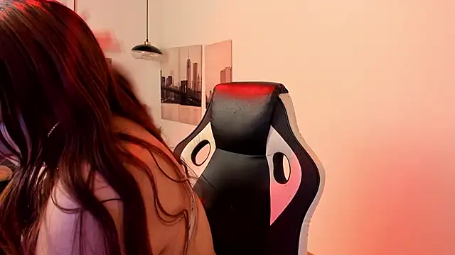 Alaia Cute online show from 28, 2, 2025