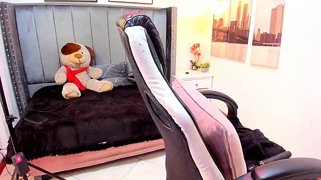 Alaia Cute online show from 11, 3, 2025