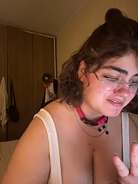 Snapshot of yudrayeb chatting on 8, 1, 2025 yudrayeb online show from 8, 1, 2025