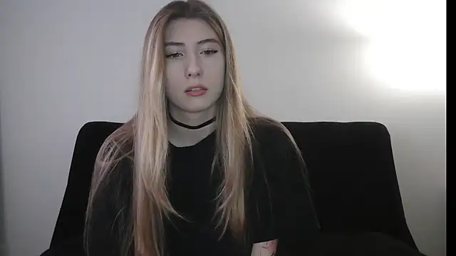 ErikaShyy online show from 17, 12, 2025