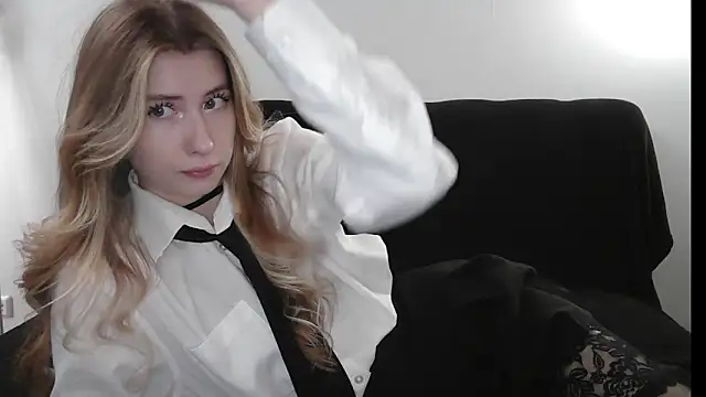 ErikaShyy online show from 23, 4, 2026