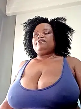Snapshot of hugemelonsxxx chatting on 22, 7, 2026 hugemelonsxxx online show from 22, 7, 2026