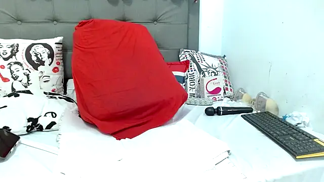 Snapshot of katysquirtdirty chatting on 25, 2, 2025 katysquirtdirty online show from 25, 2, 2025