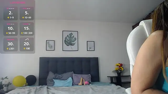 Snapshot of shirly_vannicelli chatting on 8, 1, 2025 shirly vannicelli online show from 8, 1, 2025