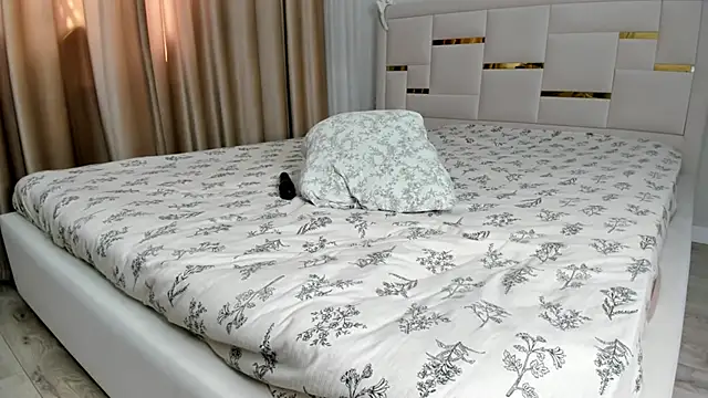 Snapshot of Lola_Peach chatting on 22, 6, 2026 Lola Peach online show from 22, 6, 2026