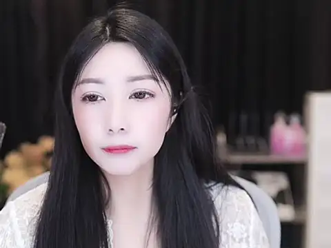 Nuyoah-77 online show from 10, 10, 2025