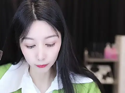 Nuyoah-77 online show from 21, 10, 2025