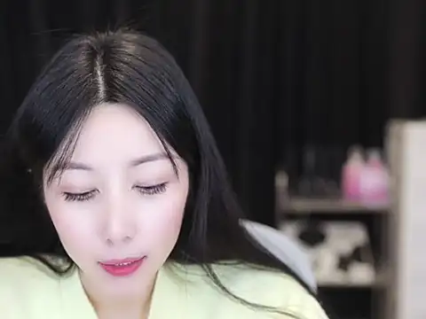 Nuyoah-77 online show from 14, 11, 2025