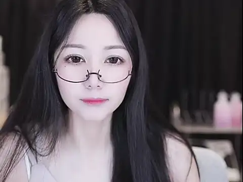 Nuyoah-77 online show from 21, 4, 2026