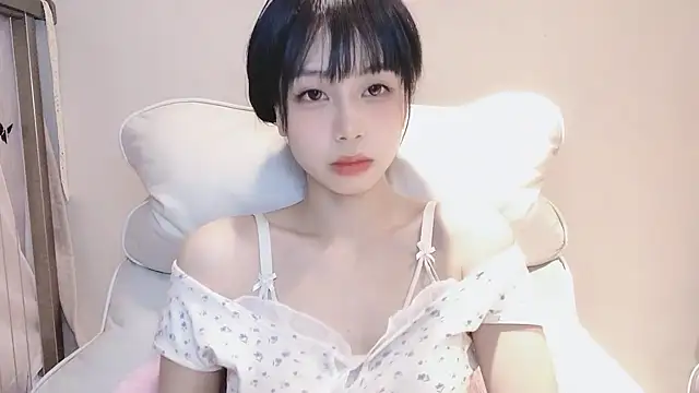 Snapshot of -Hottie chatting on 9, 12, 2024 -Hottie online show from 9, 12, 2024