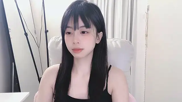 Snapshot of -Hottie chatting on 28, 2, 2025 -Hottie online show from 28, 2, 2025