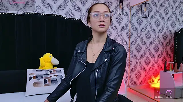 SaaraBrown online show from 6, 11, 2025