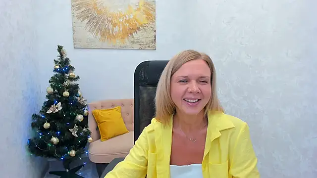 AgathaKlouin online show from 14, 12, 2024