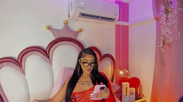 Snapshot of Mia_Jansen chatting on 4, 7, 2026 Mia Jansen online show from 4, 7, 2026