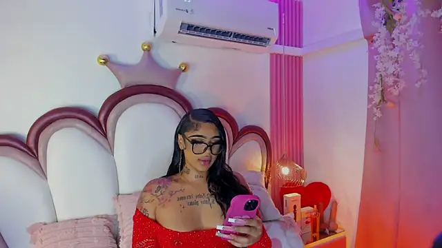 Snapshot of Mia_Jansen chatting on 8, 7, 2026 Mia Jansen online show from 8, 7, 2026