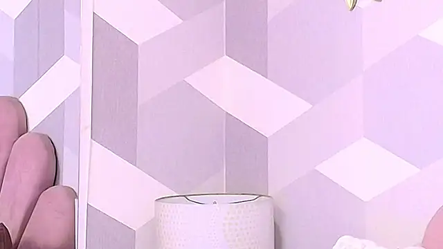 KylieMonnett online show from 5, 10, 2025