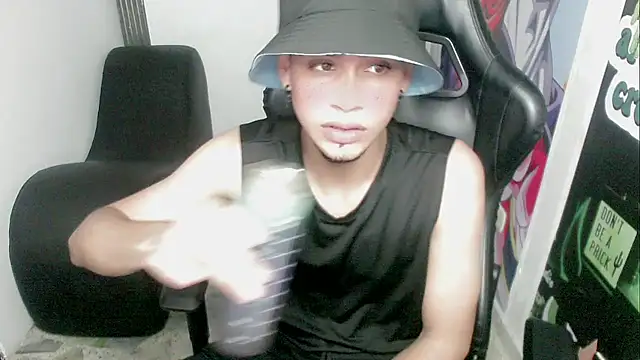 Snapshot of zacariasss_ chatting on 29, 12, 2024 zacariasss online show from 29, 12, 2024
