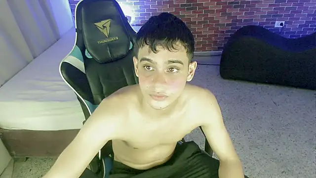 Snapshot of zacariasss_ chatting on 28, 9, 2025 zacariasss online show from 28, 9, 2025