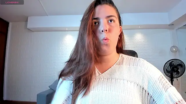 Snapshot of Lyssa_Muller chatting on 10, 11, 2025 Lyssa Muller online show from 10, 11, 2025