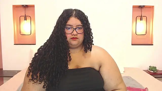 Snapshot of Miley_Collins chatting on 10, 12, 2024 Miley Collins online show from 10, 12, 2024