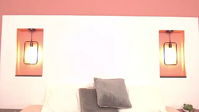 Snapshot of Miley_Collins chatting on 12, 12, 2024 Miley Collins online show from 12, 12, 2024