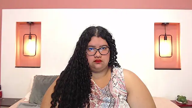 Snapshot of Miley_Collins chatting on 15, 12, 2024 Miley Collins online show from 15, 12, 2024