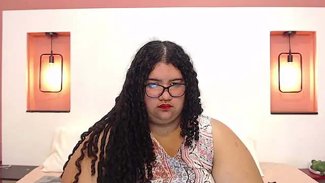 Snapshot of Miley_Collins chatting on 15, 12, 2024 Miley Collins online show from 15, 12, 2024