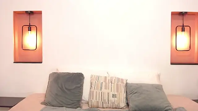 Snapshot of Miley_Collins chatting on 21, 12, 2024 Miley Collins online show from 21, 12, 2024