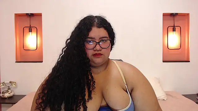 Snapshot of Miley_Collins chatting on 8, 1, 2025 Miley Collins online show from 8, 1, 2025