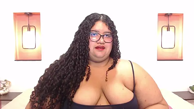 Snapshot of Miley_Collins chatting on 19, 2, 2025 Miley Collins online show from 19, 2, 2025